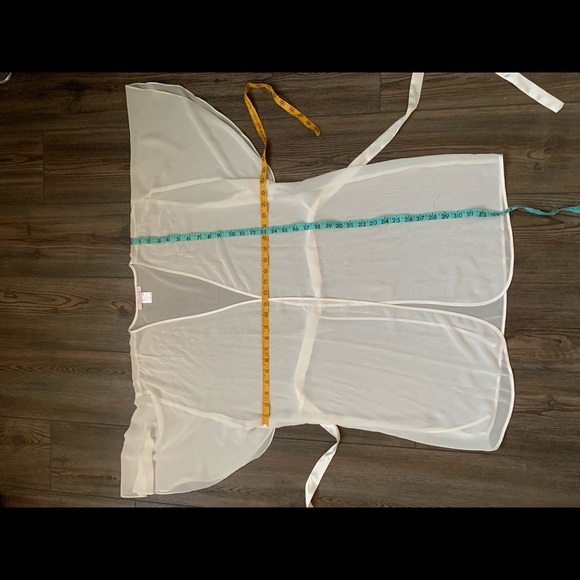 Robe - Picture 5 of 6